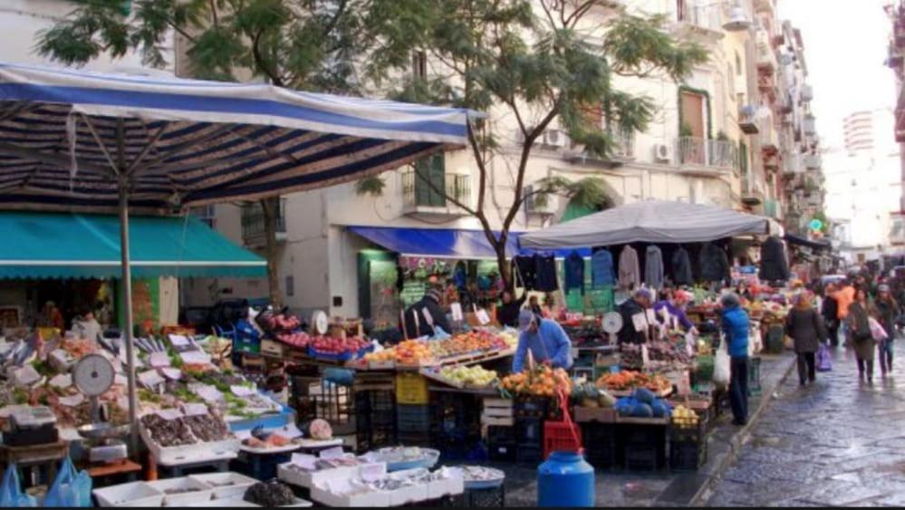 Casetta Soriano - Piazza Dante Nápoly Kültér fotó